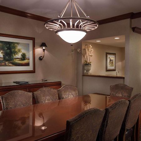 Doubletree By Hilton Lisle Naperville Exterior photo